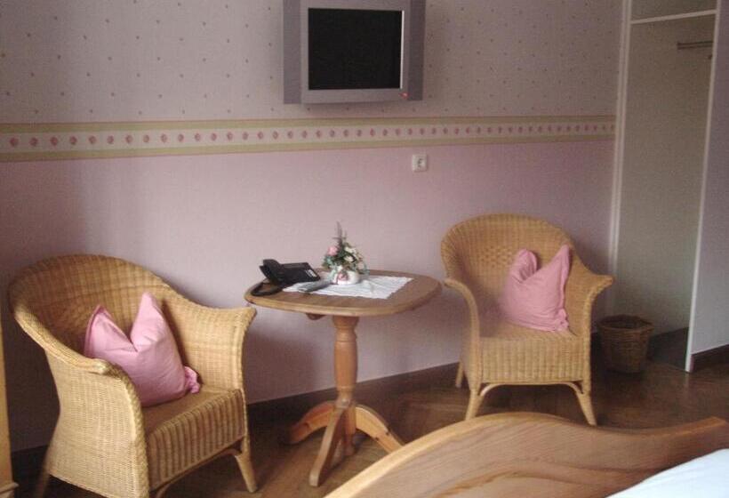 Hotel Gasthaus & Weingut Zum Stern