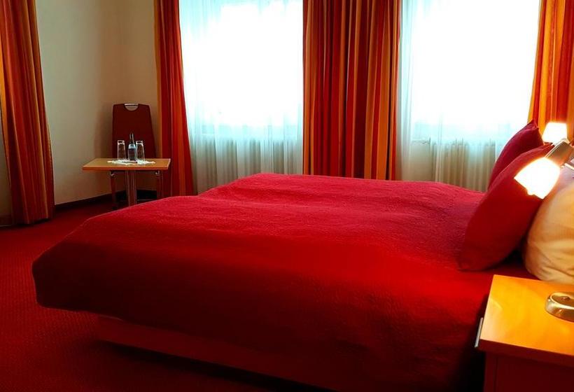 בית מלון כפרי Restaurant Schwarzer Adler