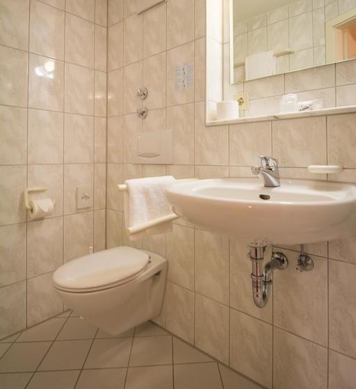 בית מלון כפרי Restaurant Schwarzer Adler