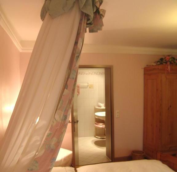 Hotel Gasthaus & Weingut Zum Stern