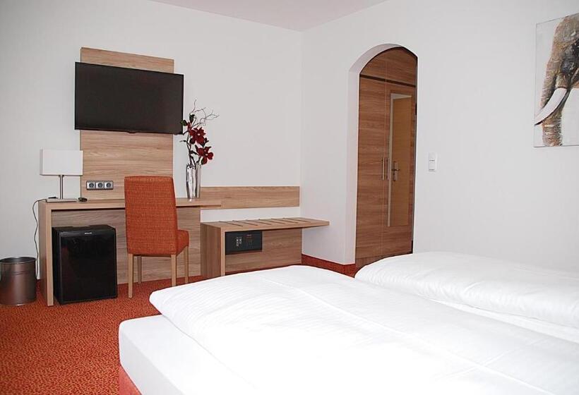 Отель Isartaler Hof