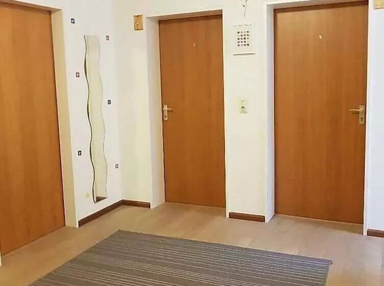 Hotelli Pension Blaues Haus