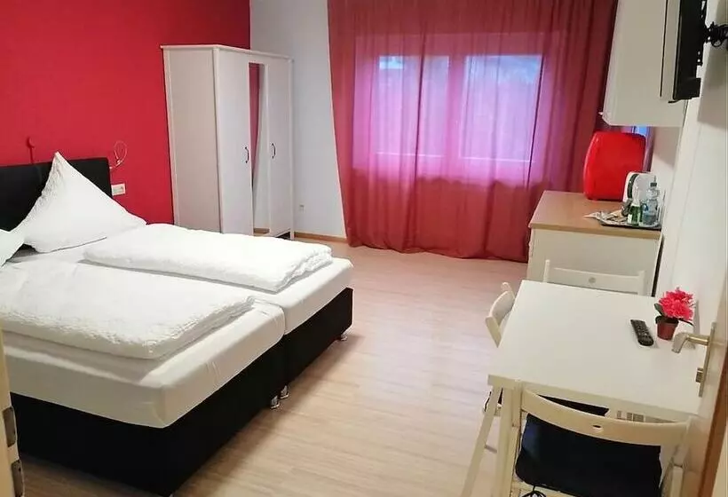 Hotelli Pension Blaues Haus