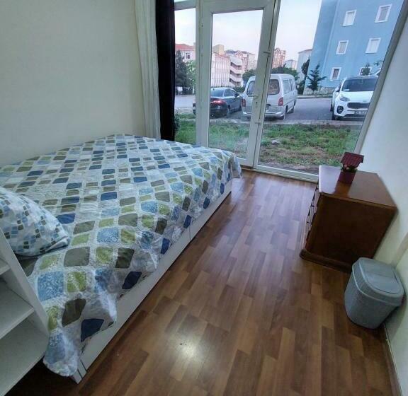 הוסטל B.a.a Sabiha Gökçen