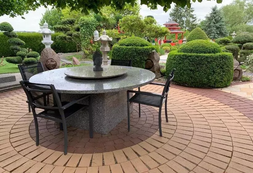 ベッドアンドブレックファースト Au Jardin Du Levant