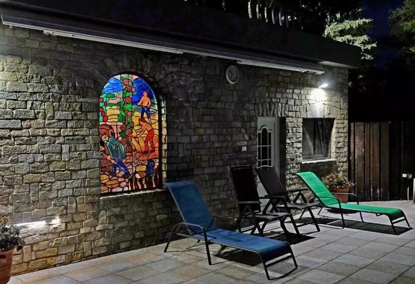 ベッドアンドブレックファースト Au Jardin Du Levant