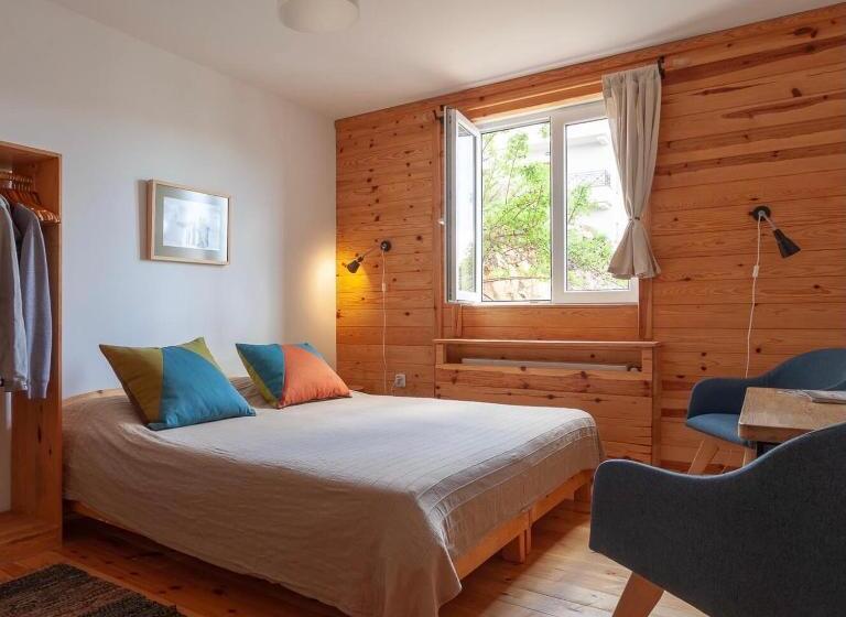 تختخواب و صبحانه Backcountry