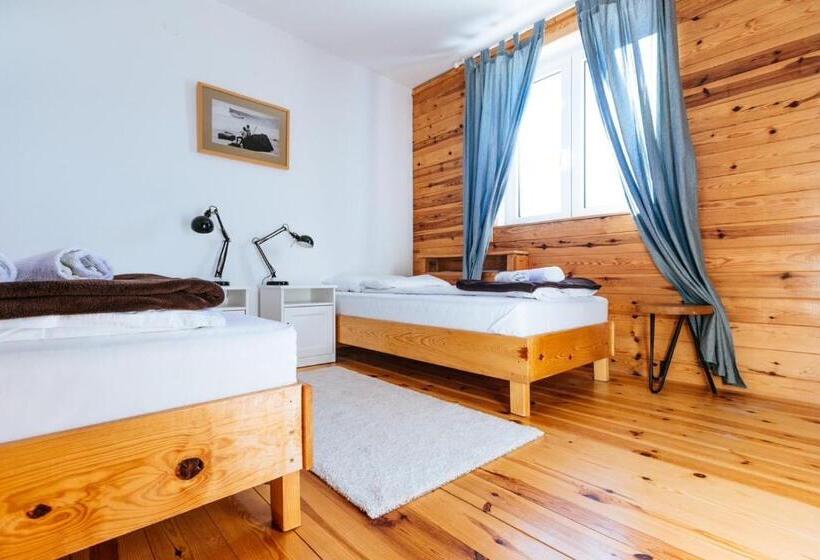 تختخواب و صبحانه Backcountry