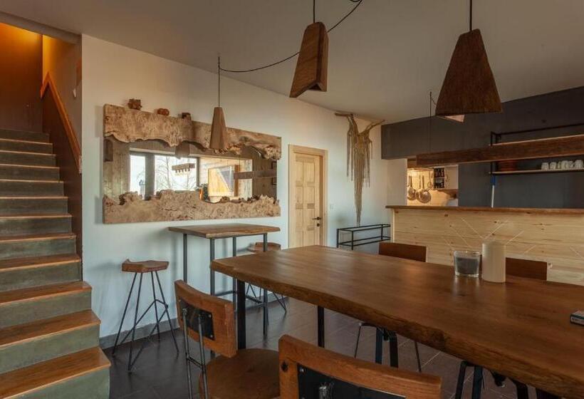 تختخواب و صبحانه Backcountry