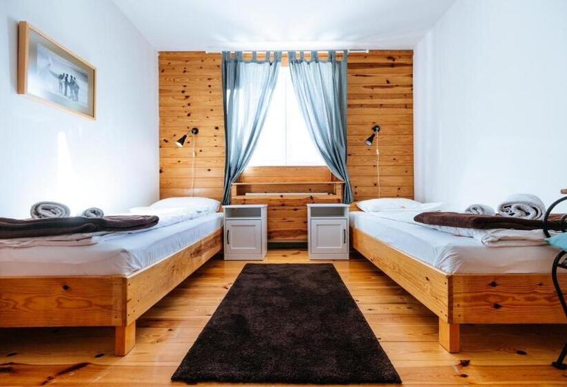 تختخواب و صبحانه Backcountry