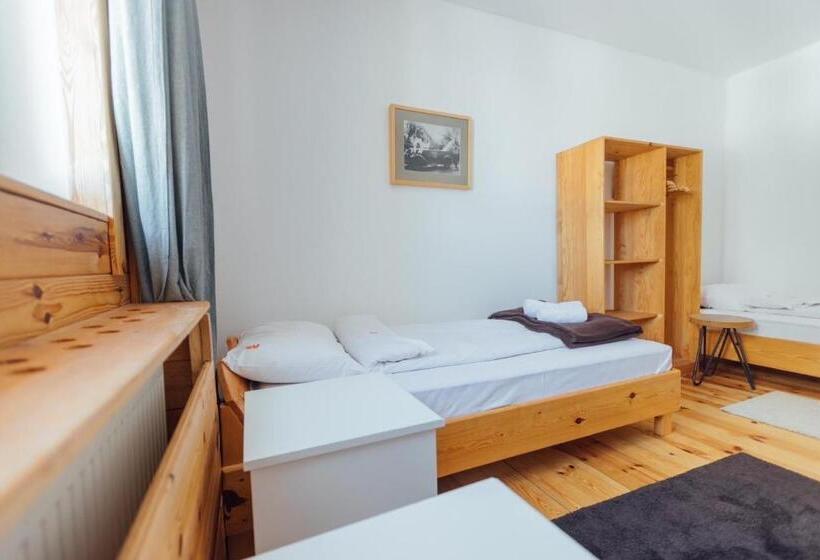 تختخواب و صبحانه Backcountry