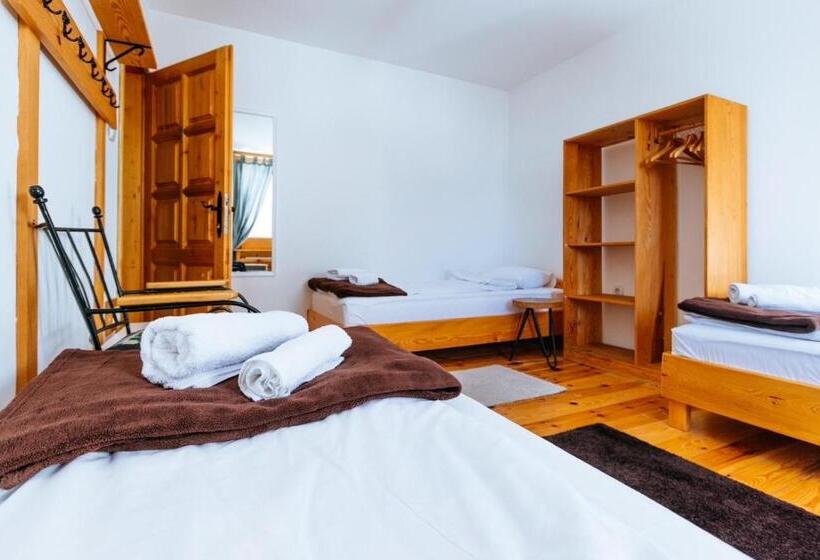 تختخواب و صبحانه Backcountry