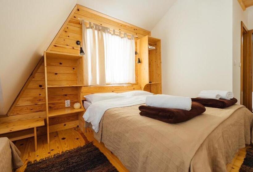 تختخواب و صبحانه Backcountry