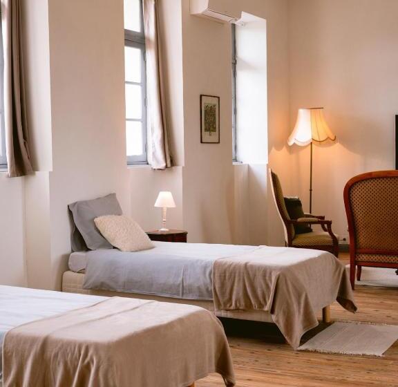 Bed and Breakfast Demeure De Kergoguen