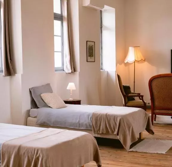 ベッドアンドブレックファースト Demeure De Kergoguen