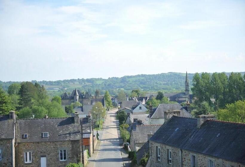 Bed and Breakfast Demeure De Kergoguen