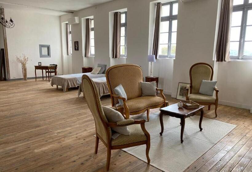 Bed and Breakfast Demeure De Kergoguen