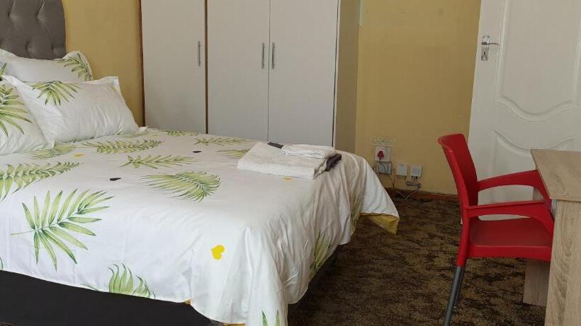 بنسيون Ojong S Court Kraaifontein