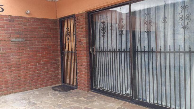 بنسيون Ojong S Court Kraaifontein