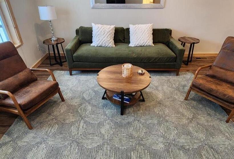 فندق على الطريق Beargrass Lodging & Rv Resort