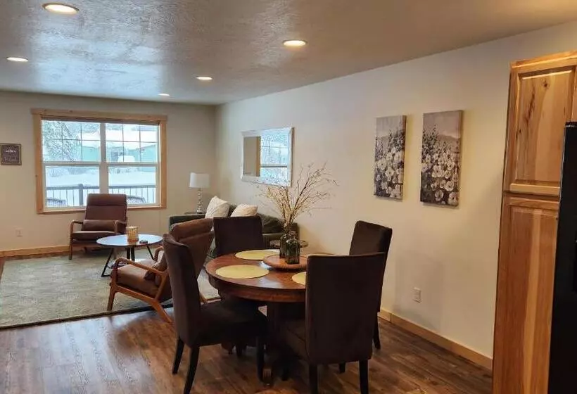 Motelli Beargrass Lodging & Rv Resort