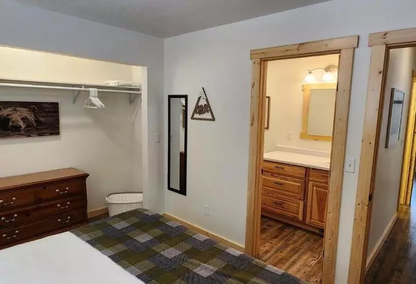 Motelli Beargrass Lodging & Rv Resort