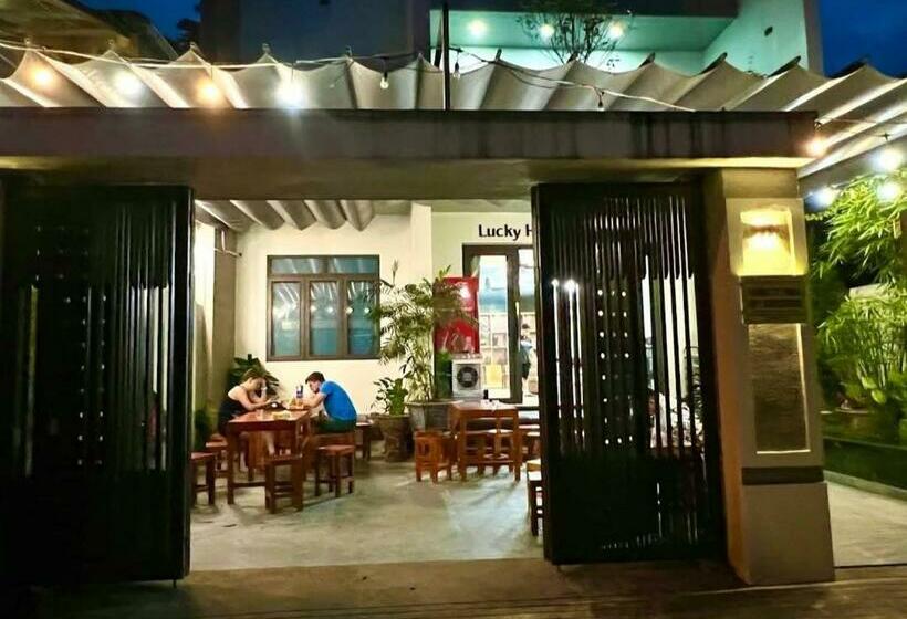 Lucky House Villa & Hostel