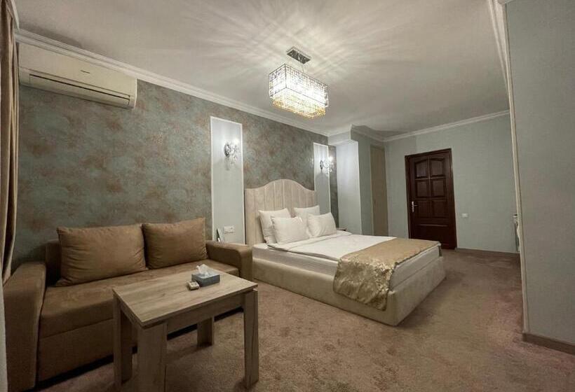 Delin Hotel And Tours