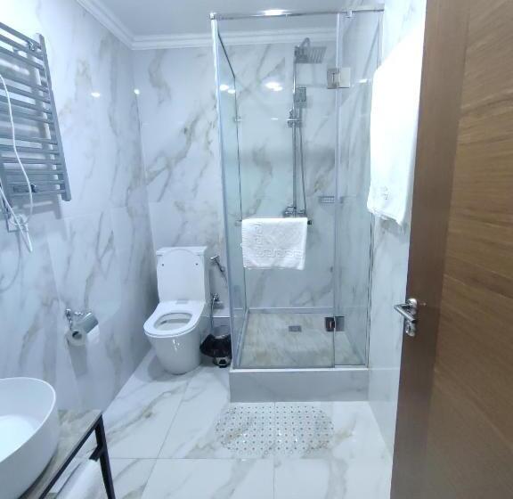 Delin Hotel And Tours