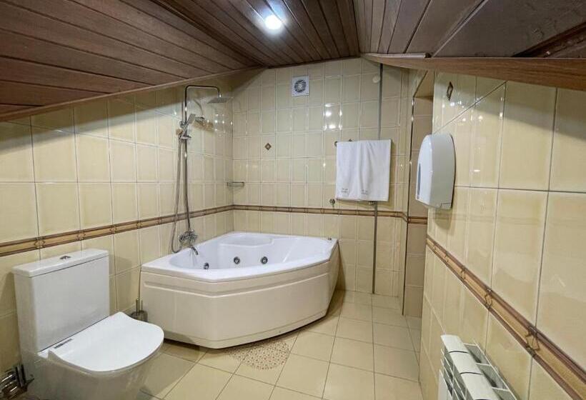 Delin Hotel And Tours