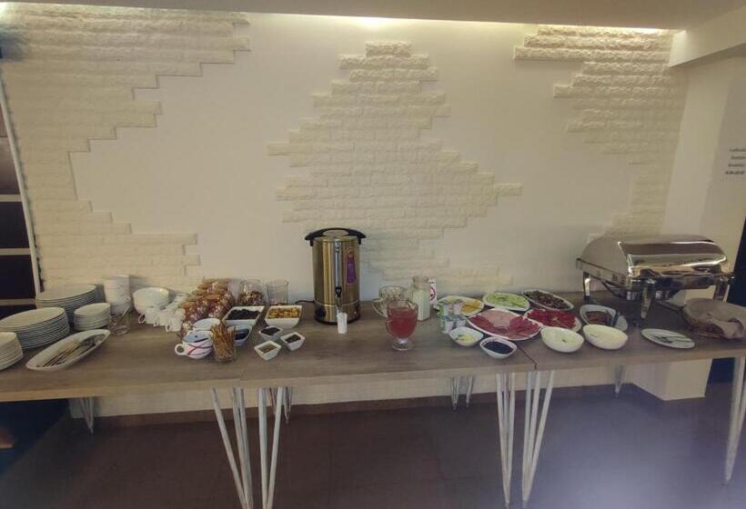 Delin Hotel And Tours