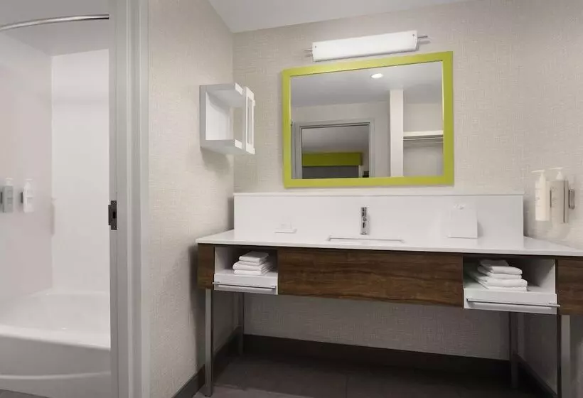 هتل Hampton Inn & Suites Durham University Medical Center