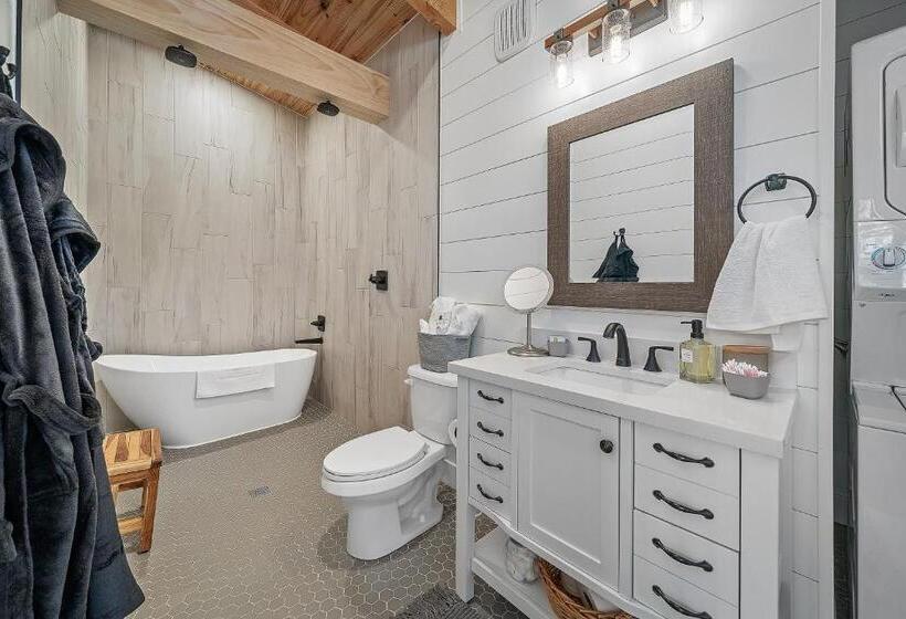 فندق Whispering Pines   Lakeside