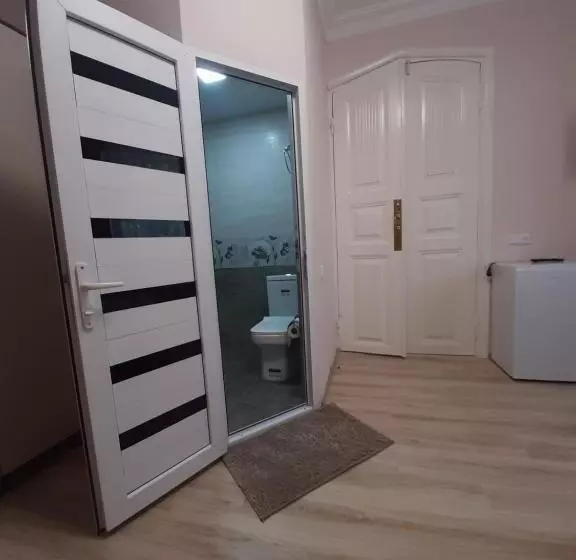 پانسیون Vernatun Guest House