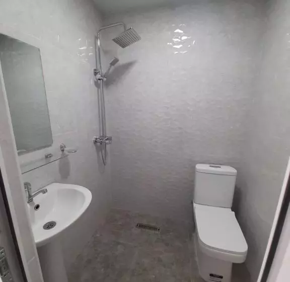 پانسیون Vernatun Guest House