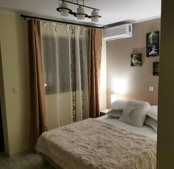 استراحتگاه Complex Turistic Cetatea Drencova