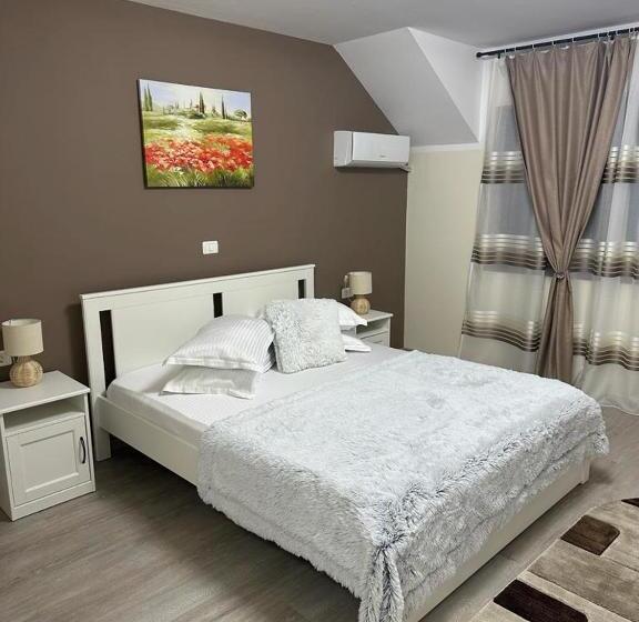 استراحتگاه Complex Turistic Cetatea Drencova