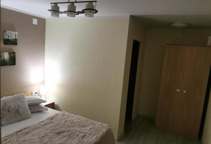 استراحتگاه Complex Turistic Cetatea Drencova