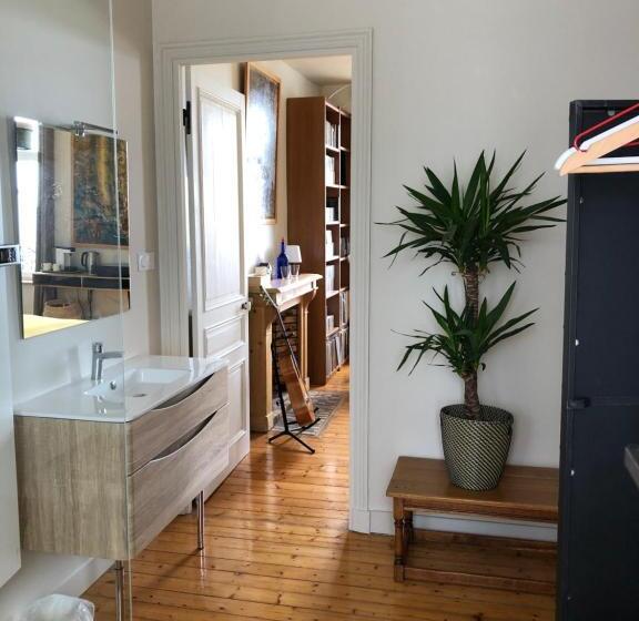 Bed and Breakfast La Chambre De L Embarcadère