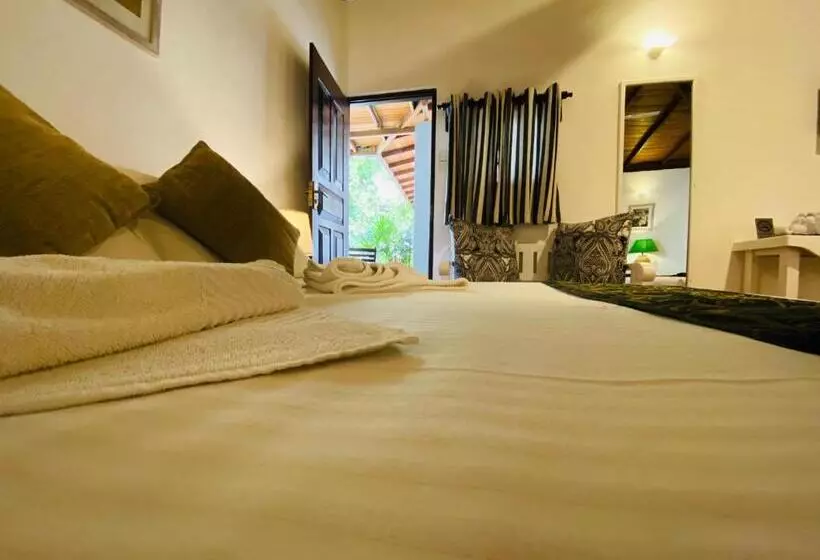 Hotelli Tartaruga Beach Unawatuna