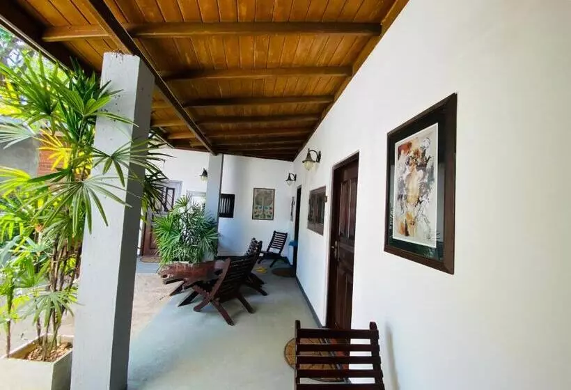 Hotelli Tartaruga Beach Unawatuna