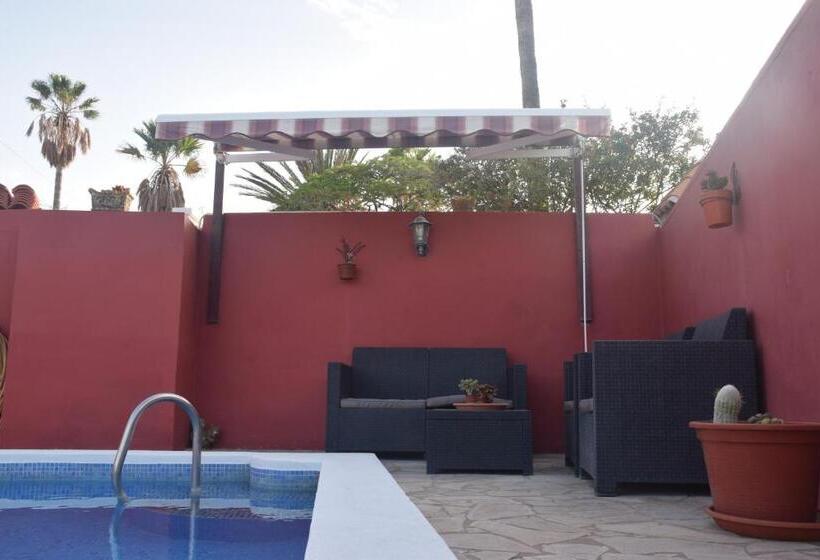 پانسیون Candelaria Estudio1 Garoé