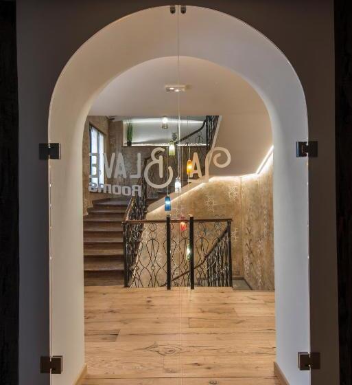 פנסיון La Blave Rooms