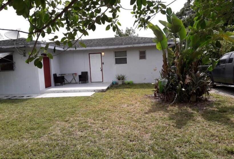 膳宿费 Roomy Comfortable Suite