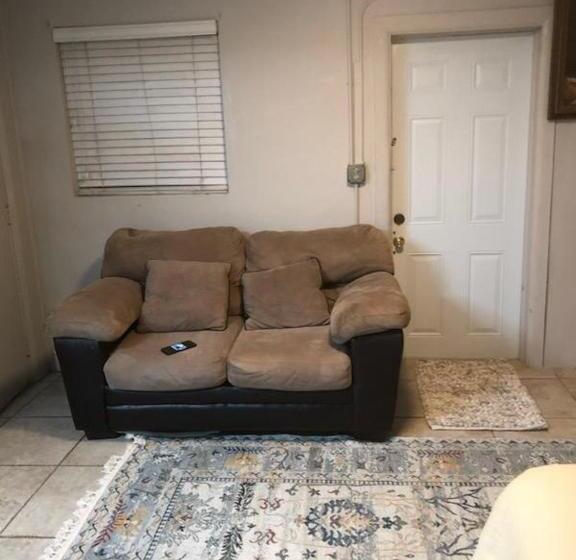 膳宿费 Roomy Comfortable Suite