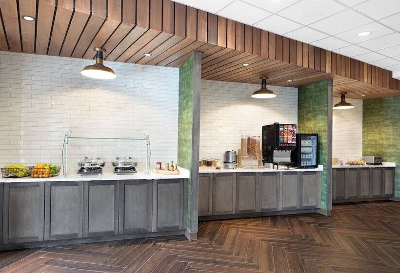 Отель Fairfield By Marriott Inn & Suites Whitsett Greensboro East