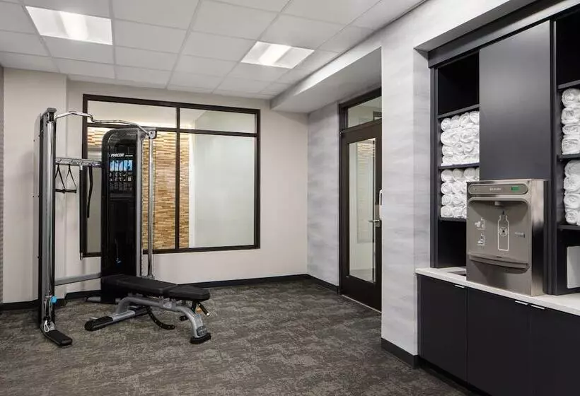 Hotelli Fairfield By Marriott Inn & Suites Whitsett Greensboro East