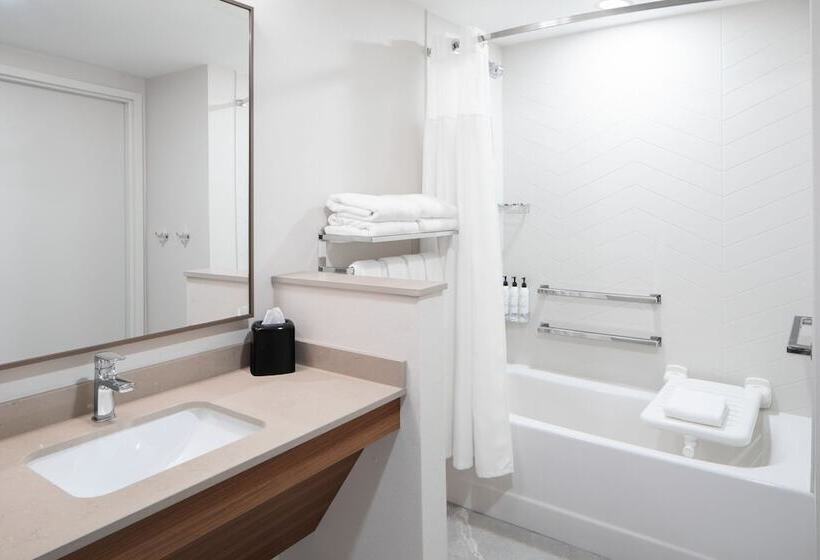 Отель Fairfield By Marriott Inn & Suites Whitsett Greensboro East