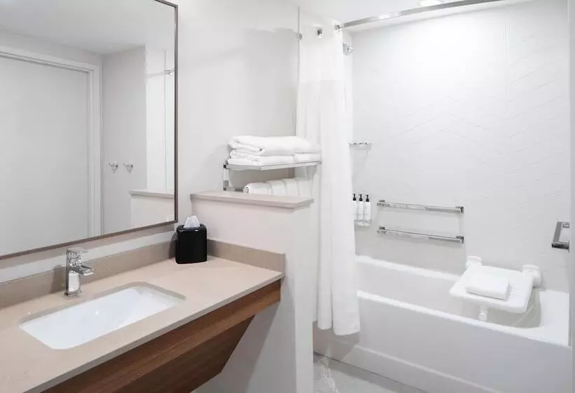 Hotelli Fairfield By Marriott Inn & Suites Whitsett Greensboro East