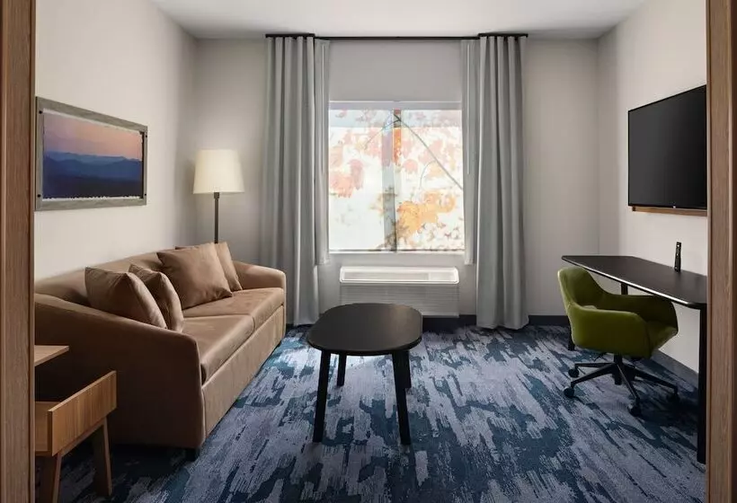 Hotelli Fairfield By Marriott Inn & Suites Whitsett Greensboro East